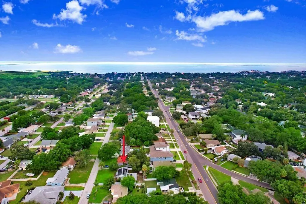 South Tampa Oasis 3 Bedroom 2 Ba 度假居
